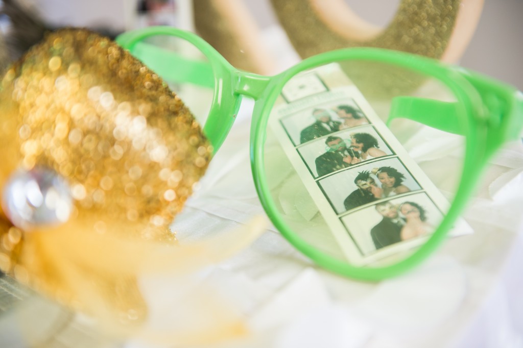Photo by Elizabeth Henson Photos. Photo booth by Snapqube.